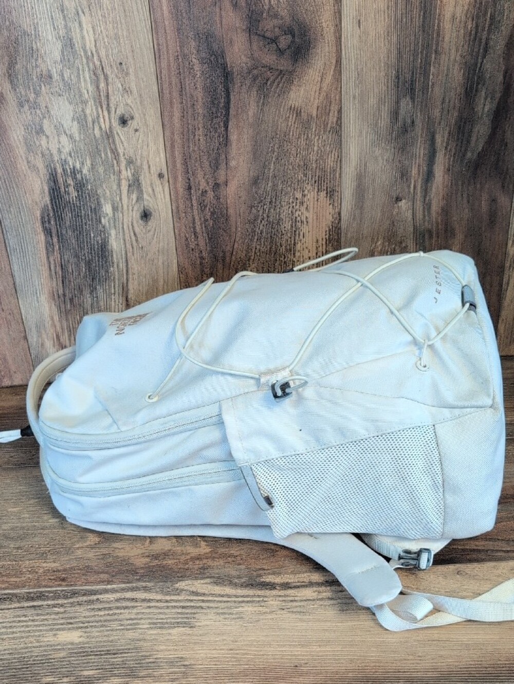 The North Face NF0A3VXG White Dune Jester FlexVent Backpack            786A - Picture 6 of 10